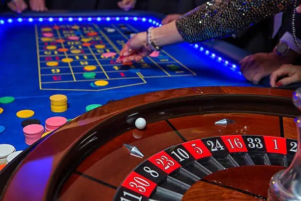 Studio blackjack langsung dengan HD streaming Studio blackjack langsung dengan dealer profesional dan kamera multi-sudut